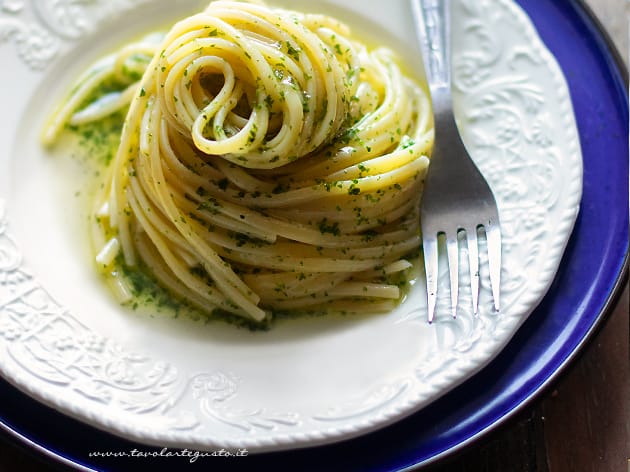 Spaghetti aglio olio e peperoncino: Ricetta perfetta per farli cremosi!