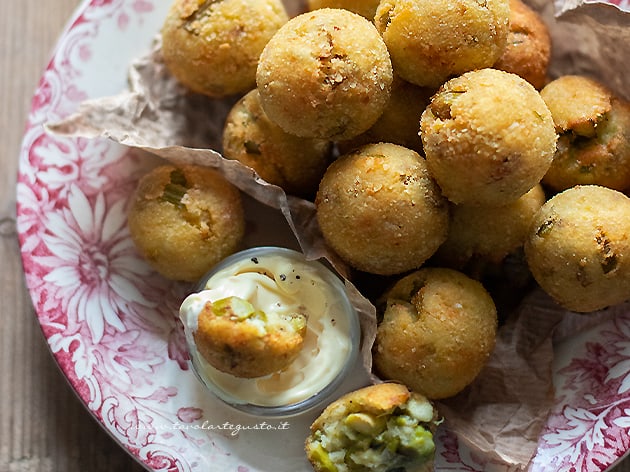 Polpette di asparagi - Ricetta di Tavolartegusto