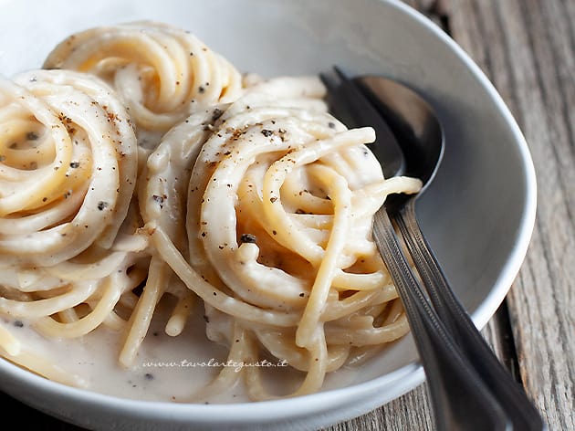 Cacio e pepe ricetta - Ricetta di Tavolartegusto