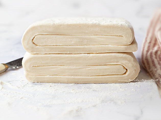 Pasta sfoglia fatta in casa: Ricetta semplice con foto passo passo