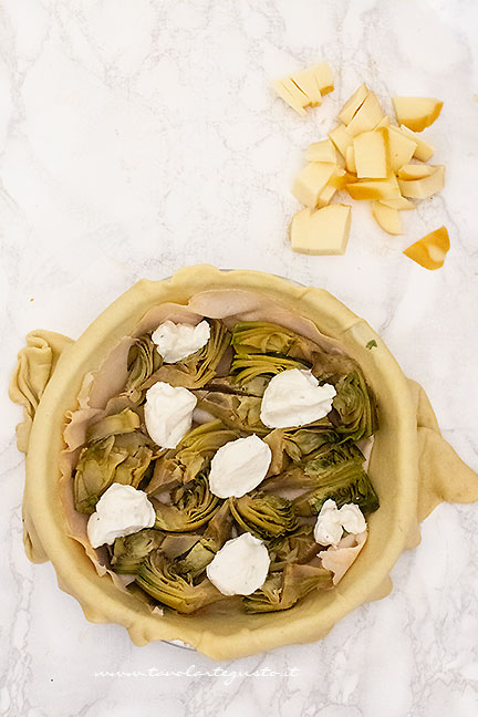 farcire la torta salata con carciofi