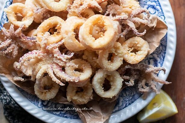 Calamari fritti - Ricetta di Tavolartegusto