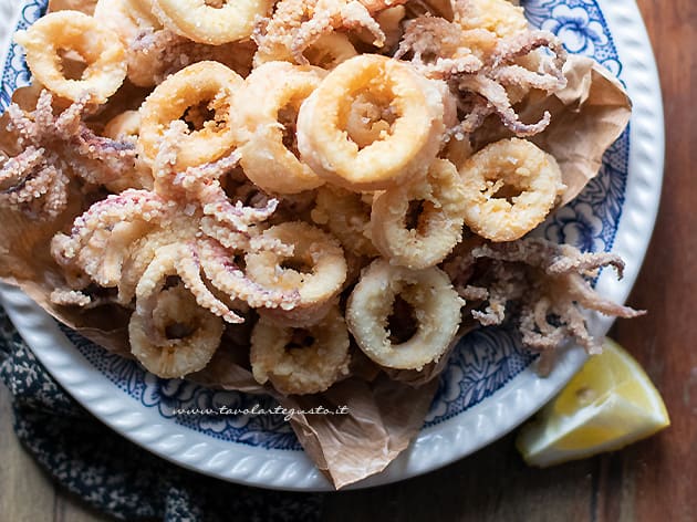 Calamari fritti - Ricetta di Tavolartegusto
