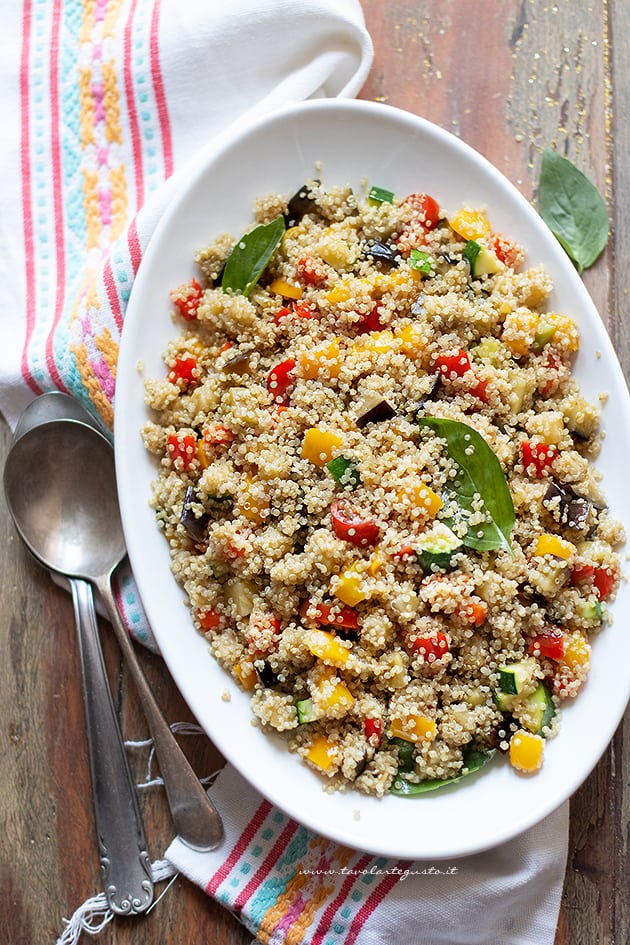 Insalata di quinoa con verdure