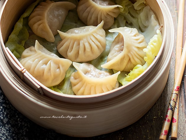 Ravioli al vapore cinesi - Ricetta di Tavolartegusto