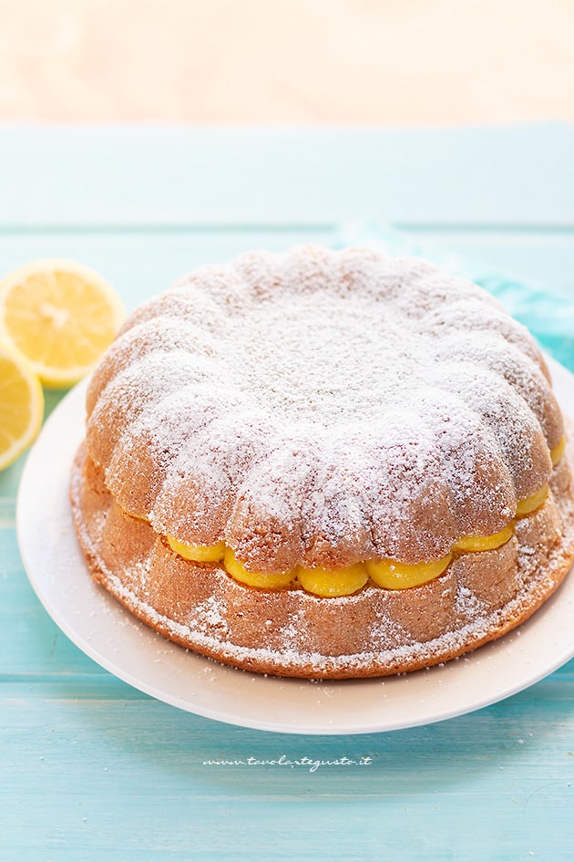 Torta con crema di limoni