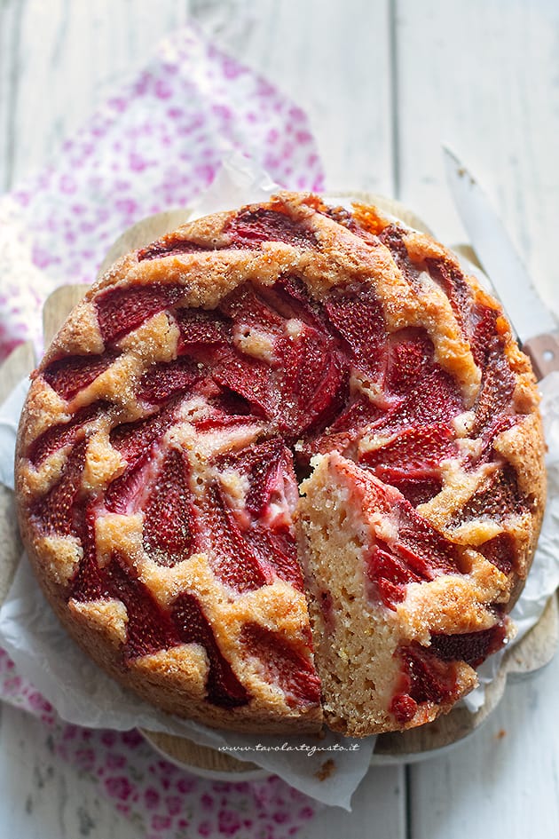 Torta di fragole vegan senza uova senza latte e senza burro - Ricetta di Tavolartegusto