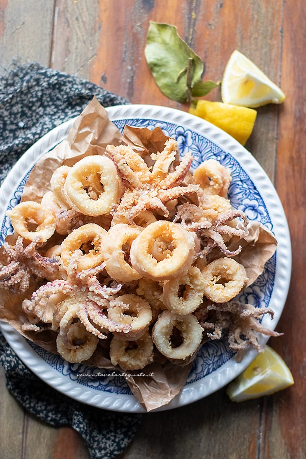 calamari fritti - Ricetta di Tavolartegusto