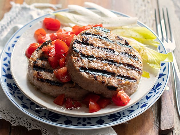 Hamburger di pollo (leggeri, facilissimi e golosi)