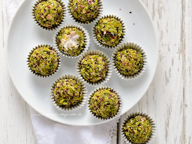 Palline di ricotta salate - Ricetta di Tavolartegusto