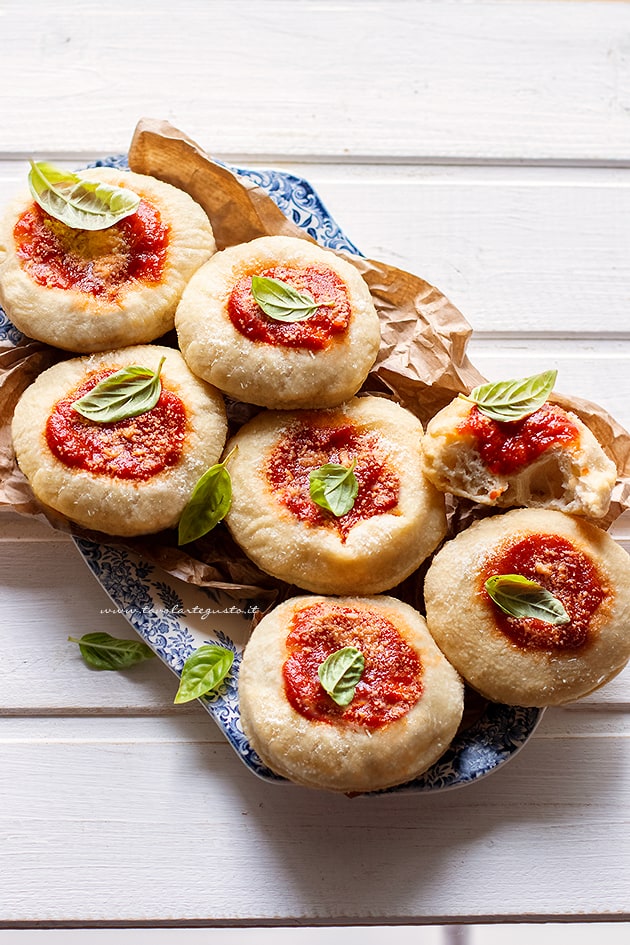 Pizzette fritte montanare - Ricetta di Tavolartegusto