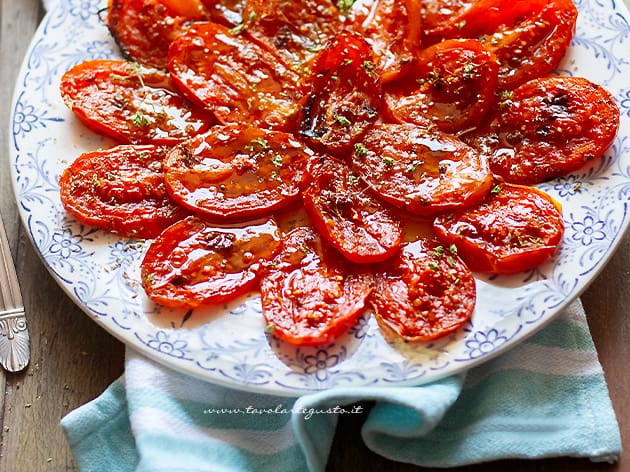 Pomodori arrosto - Ricetta di Tavolartegusto