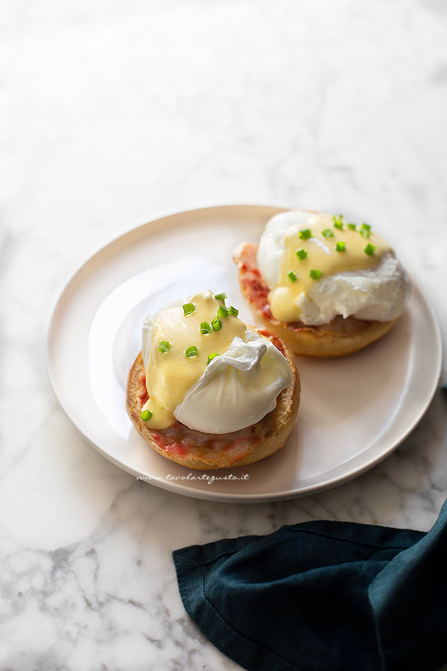 Uova alla benedict - Ricetta di Tavolartegusto