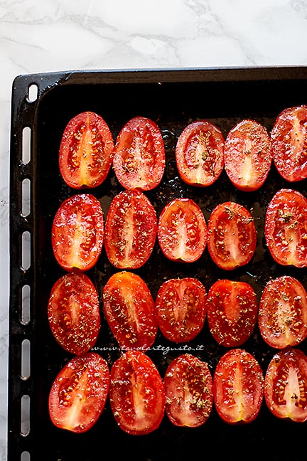 come fare i pomodori arrosto - Ricetta di Tavolartegusto