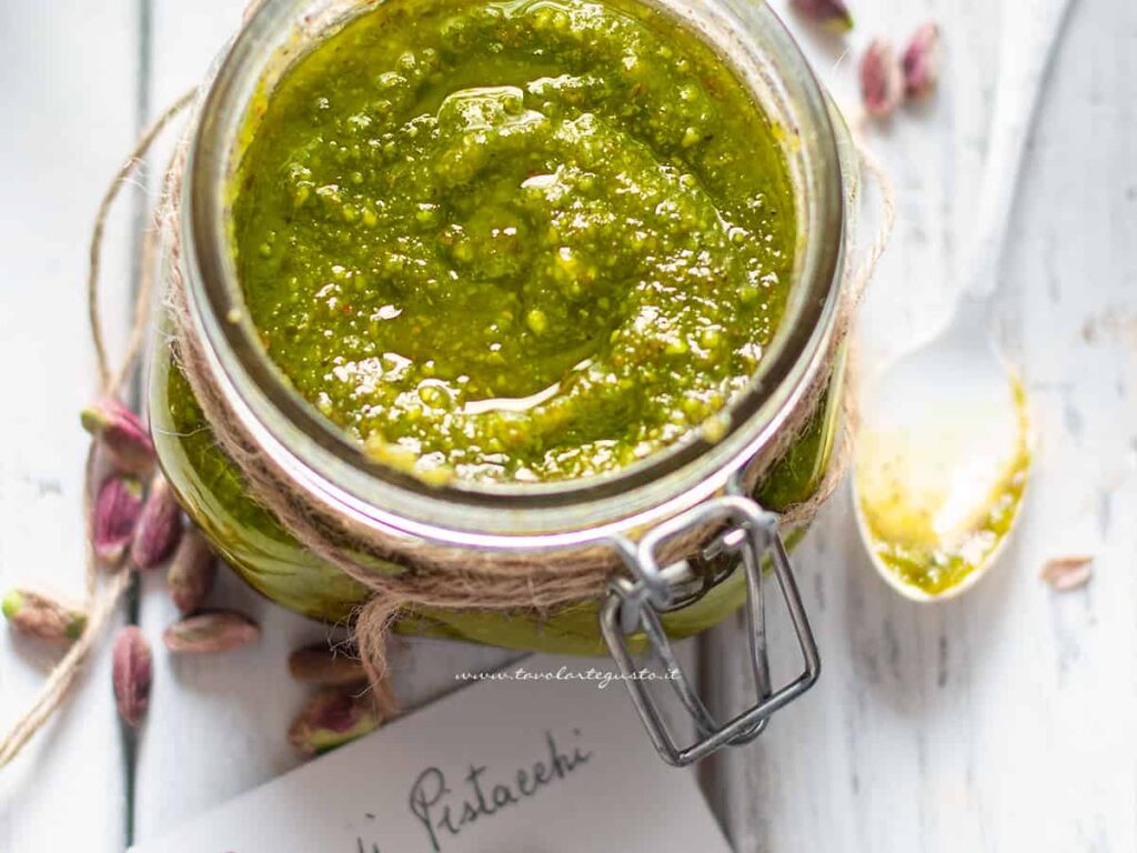 Pesto di pistacchio fatto in casa la Ricetta perfetta, veloce e squisita!