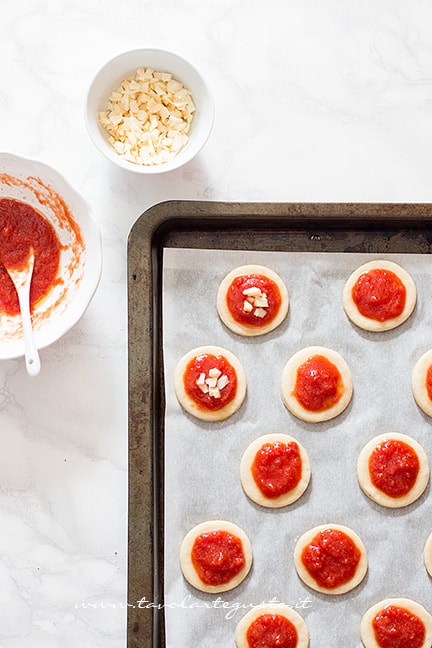 condire le pizzette ragno