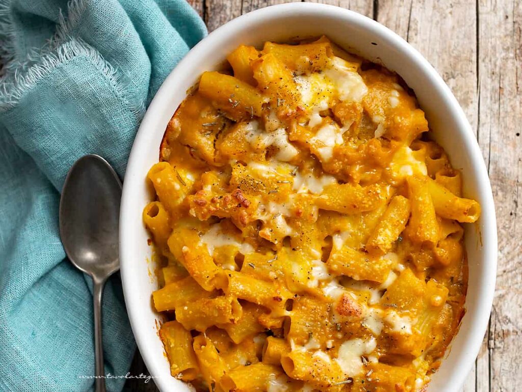 Pasta al forno con zucca e provola (gratinata e filante) Ricetta ...