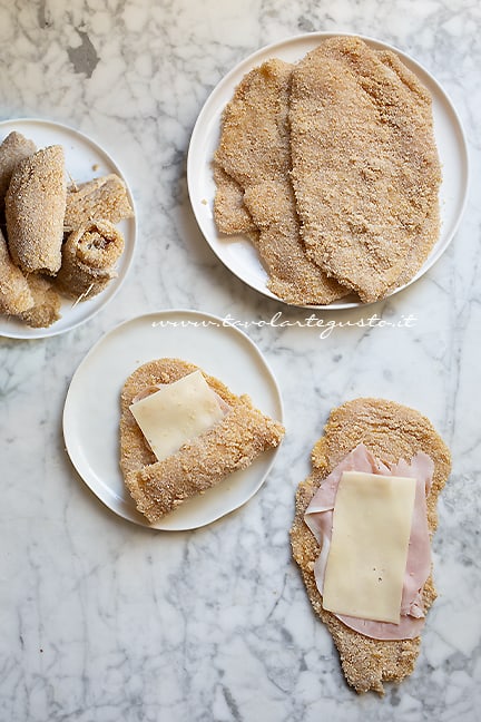 come arrotolare gli involtini di cotolette