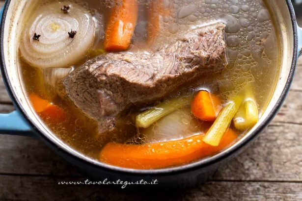 brodo di carne - Ricetta di Tavolartegusto