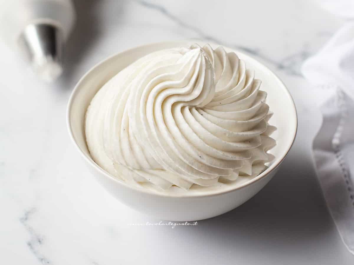 crema chantilly perfetta - Ricetta di Tavolartegusto