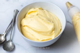 crema diplomatica