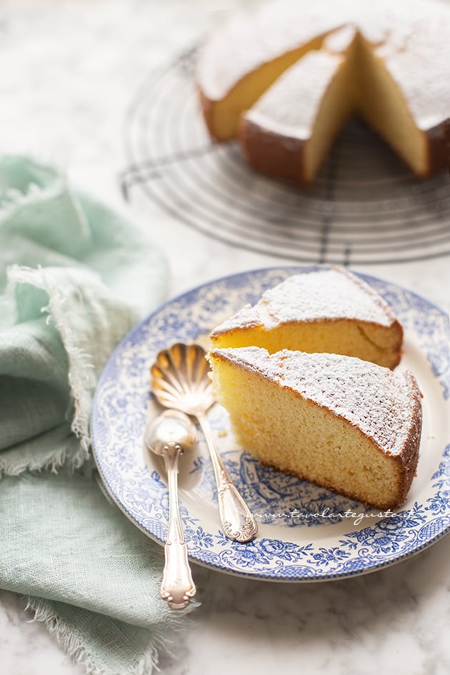 Torta al latte caldo ricetta