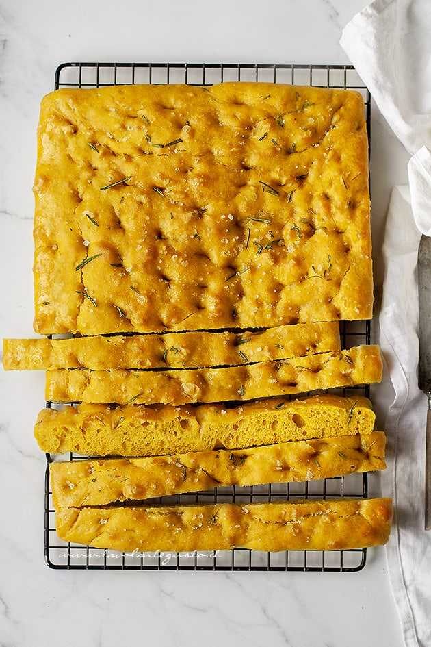 focaccia alla curcuma ricetta