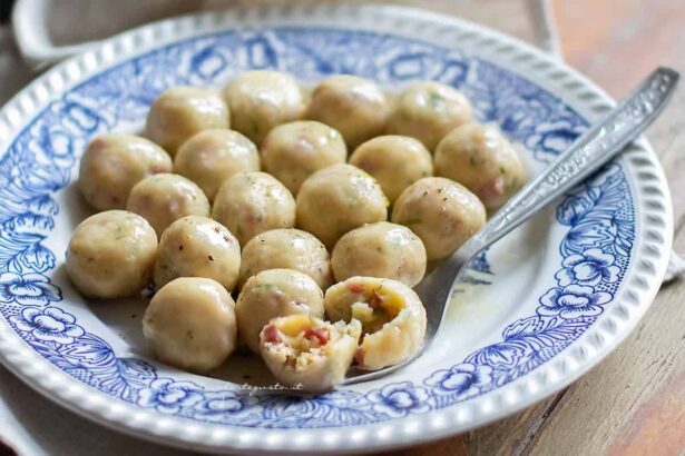 gnocchi di pane - Ricetta di Tavolartegusto