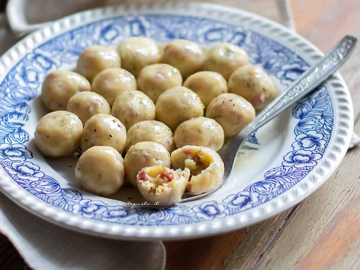 gnocchi di pane - Ricetta di Tavolartegusto