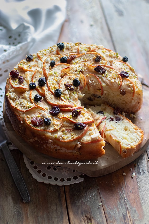 torta di mele e frutta secca ricetta