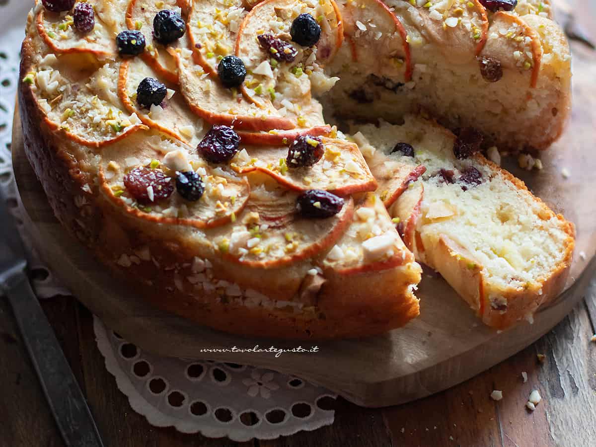 torta di mele e frutta secca