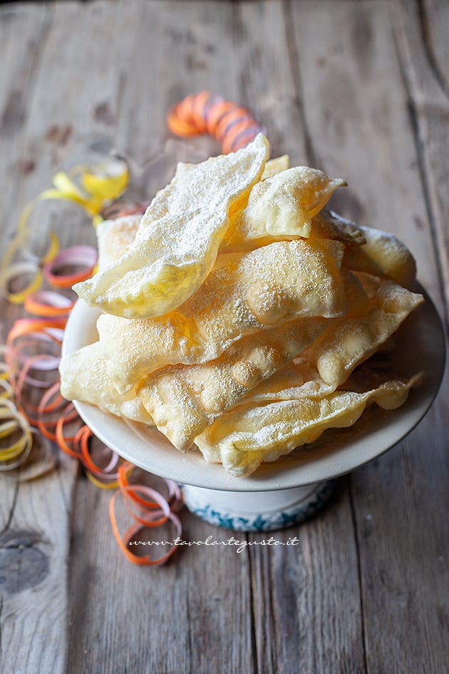 crostoli di carnevale - Ricetta di Tavolartegusto