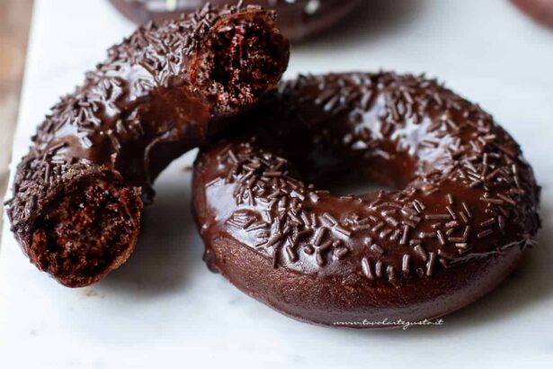 donuts al cioccolato - Ricetta di Tavolartegusto