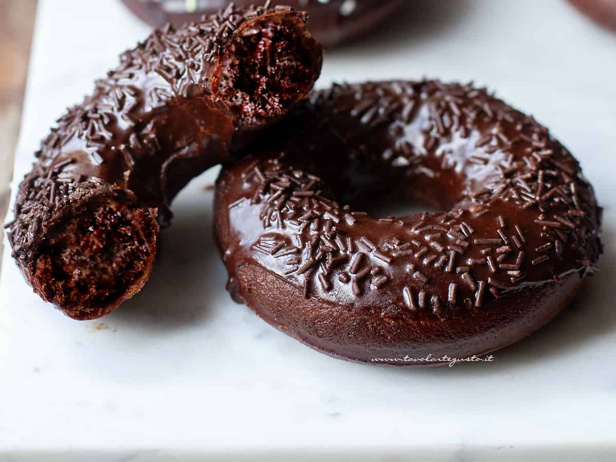 donuts al cioccolato - Ricetta di Tavolartegusto