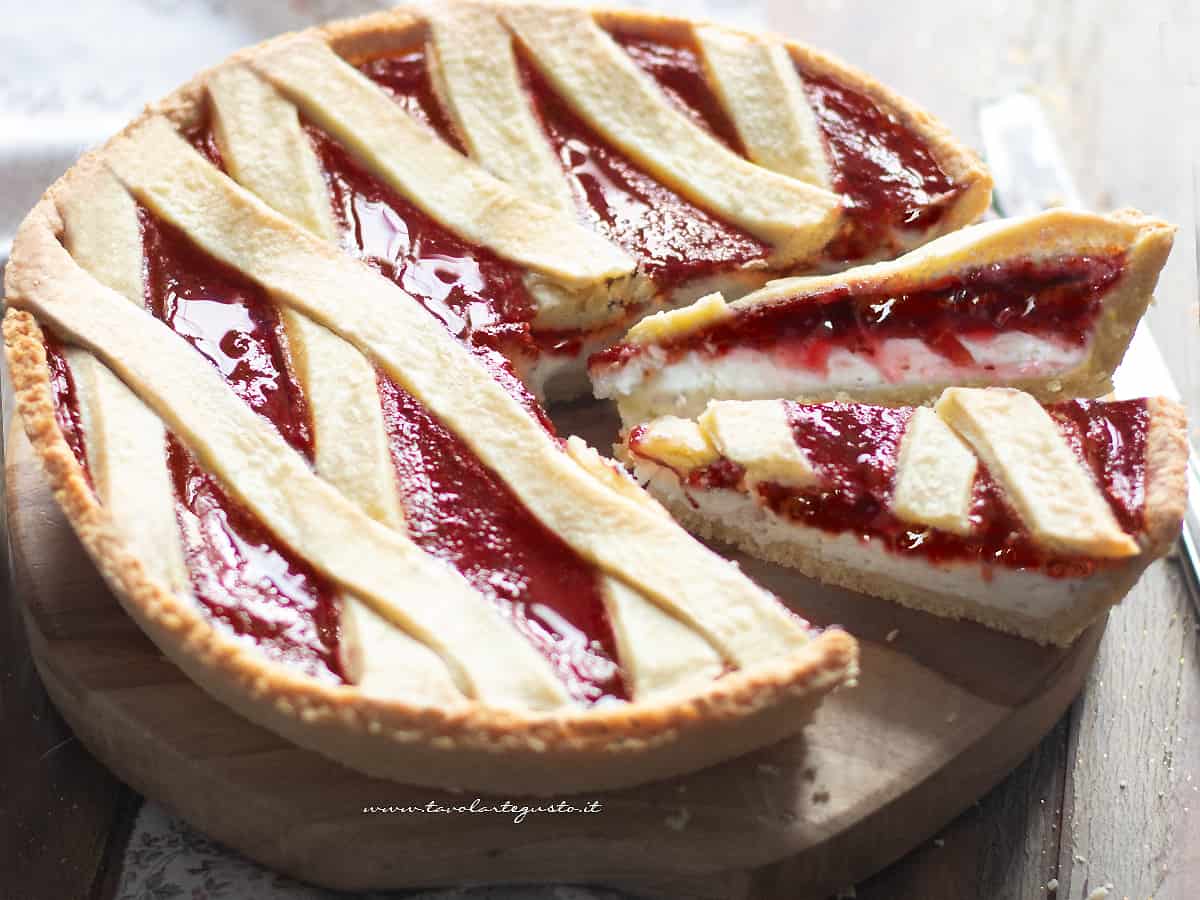 Torta in Pasta di Zucchero con Ricotta e Marmellata