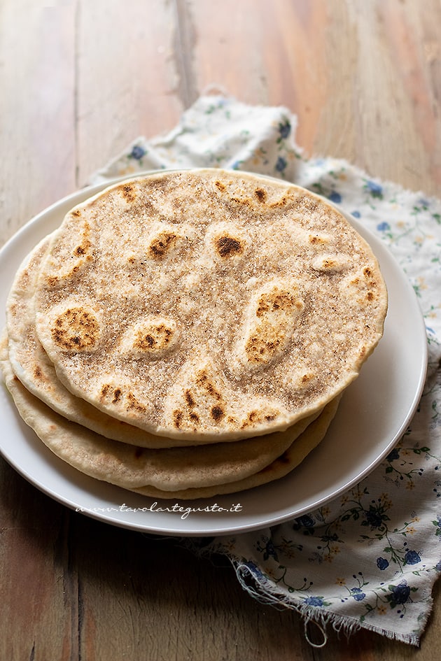 Piadina integrale, morbida e senza strutto! (Ricetta velocissima)