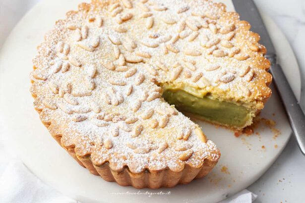 torta della nonna al pistacchio