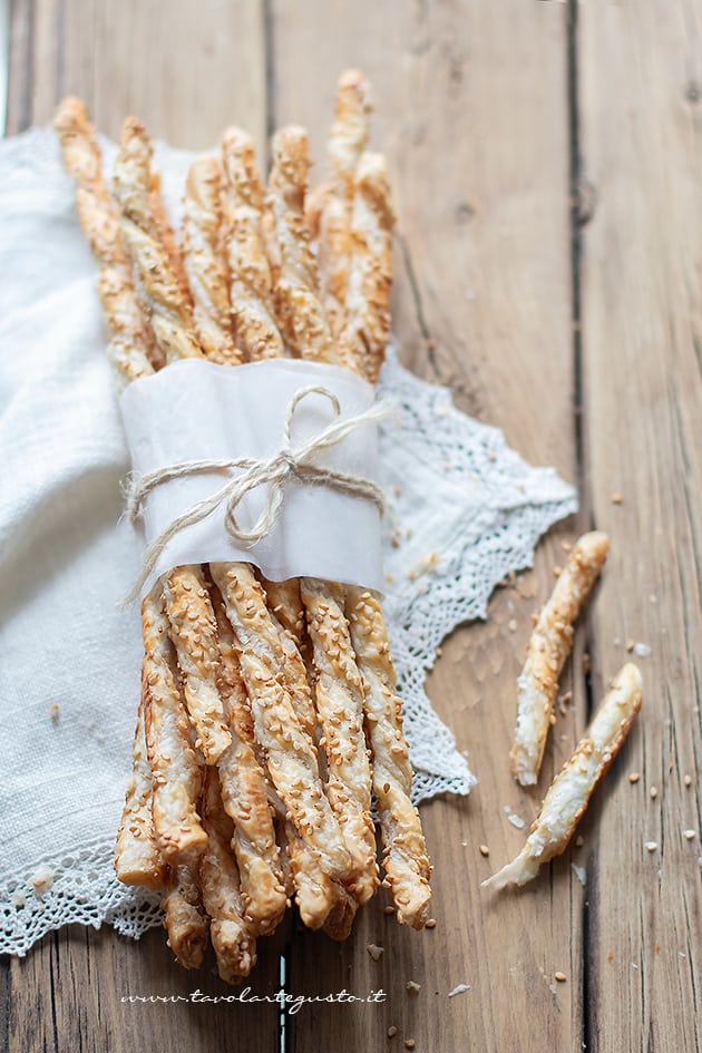 grissini di pasta sfoglia ricetta