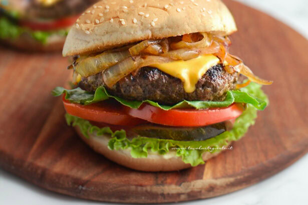 cheeseburger - Ricetta di Tavolartegusto