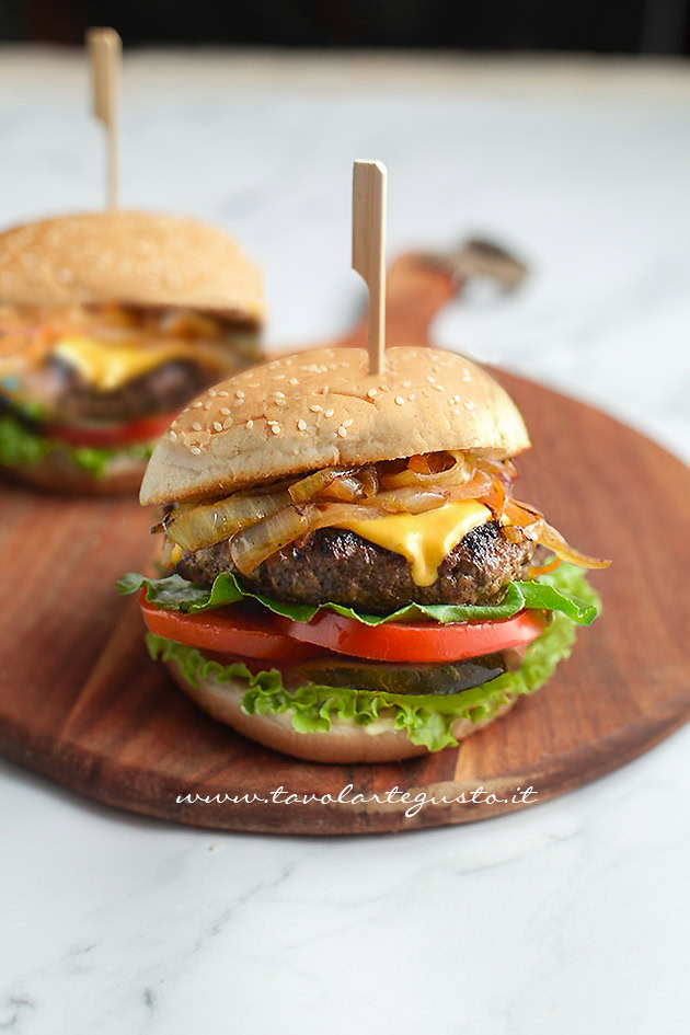 cheeseburger ricetta