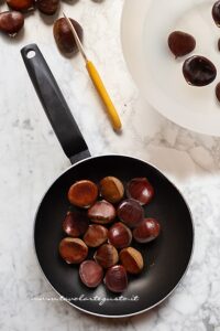 PADELLA PER CASTAGNE CON MANICO IN LEGNO