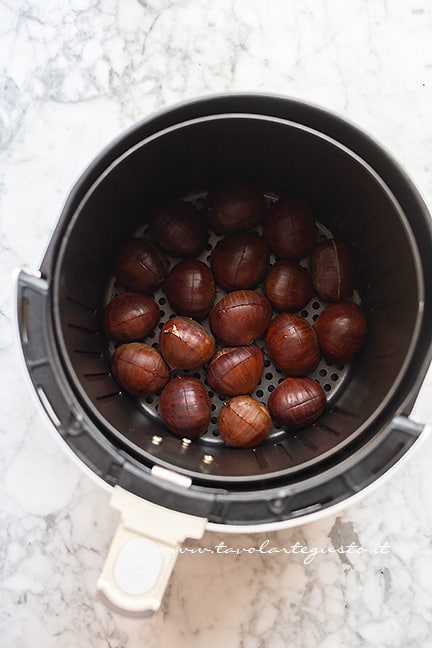 cuocere le castagne in friggitrice ad aria