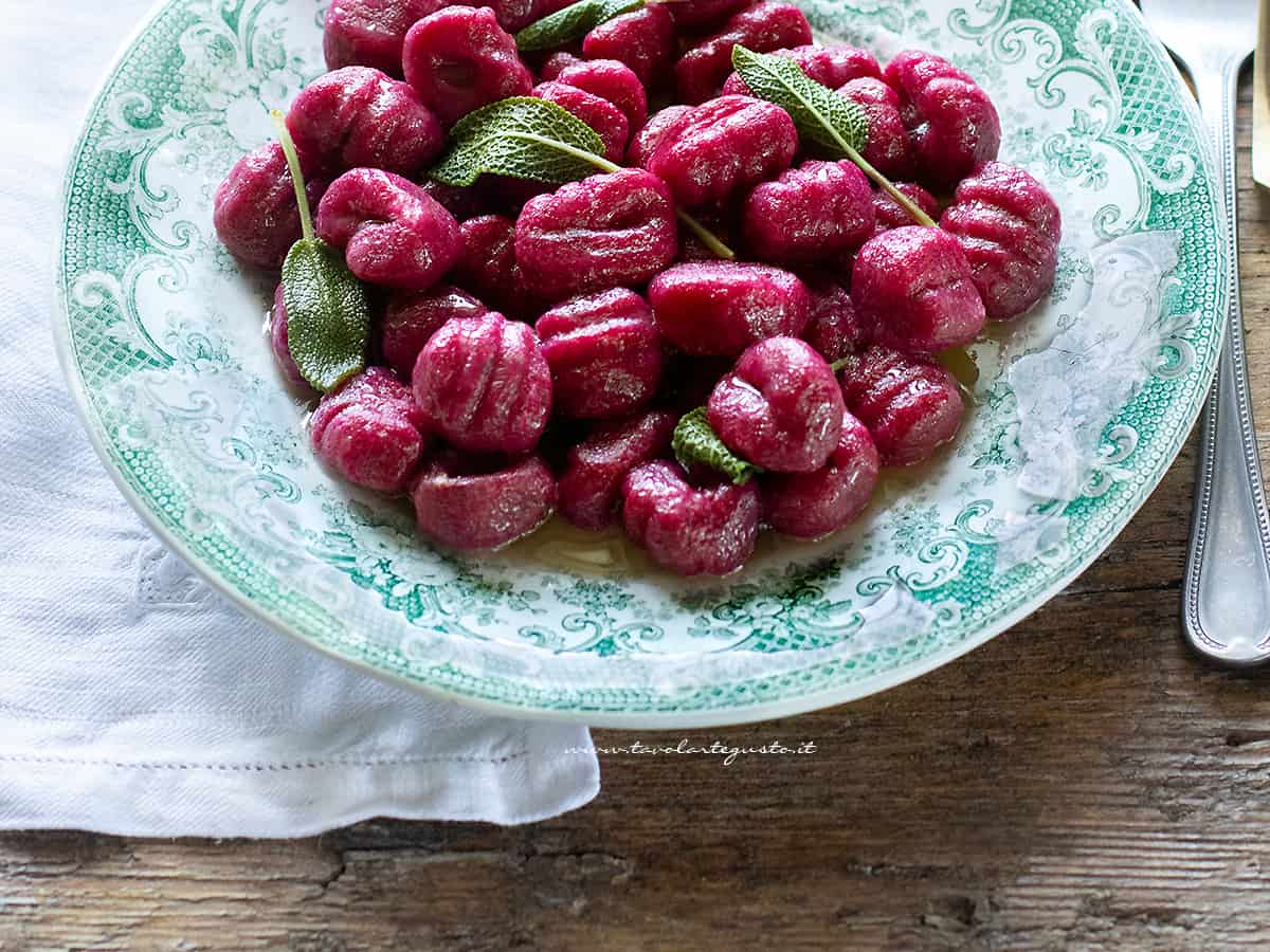 gnocchi alla barbabietola