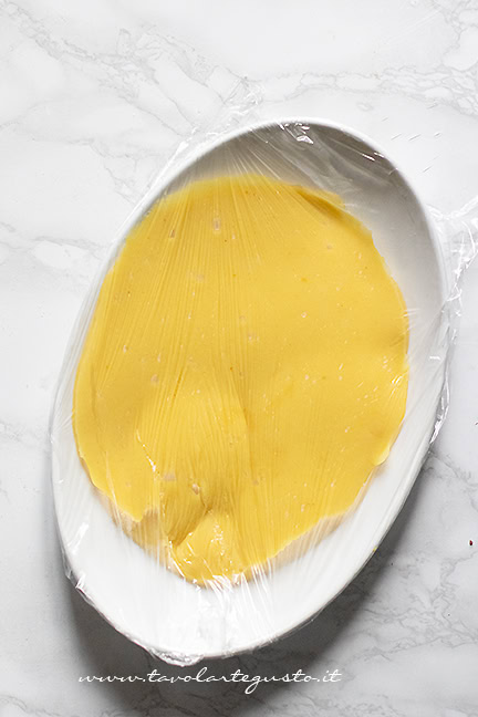 fare raffreddare la crema pasticcera senza uova