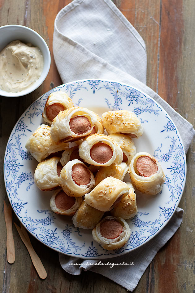 Rustici ai wurstel ricetta