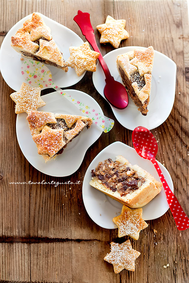 fette di crostata di frutta secca