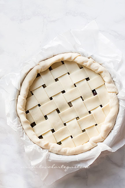 pizza di scarola pronta da cuocere