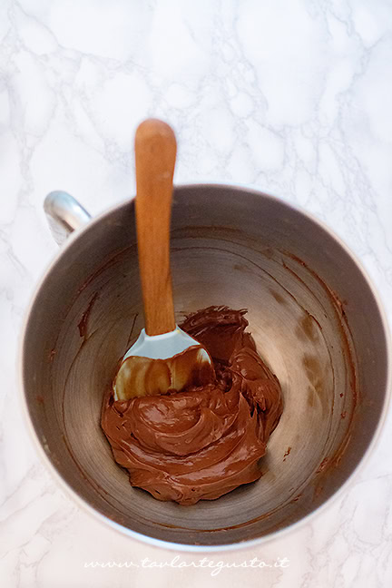 preparazione impasto della torta sacher1
