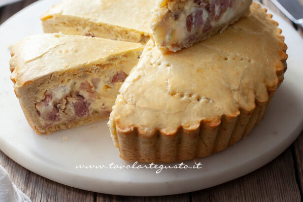 pizza rustica napoletana - Ricetta di Tavolartegusto