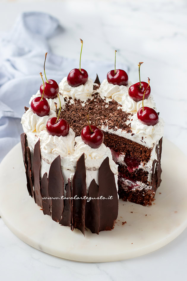 Interno torta foresta nera